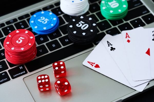 bet 44
